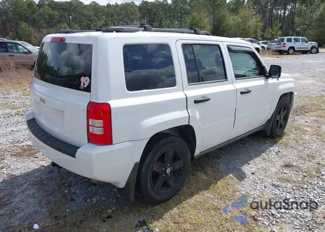 2008 Jeep Patriot Sport из США, поврежденный, VIN 1J8FT28W68D747153